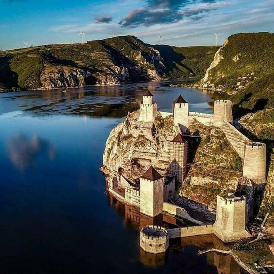 Apartments Barocco Golubac Luaran gambar